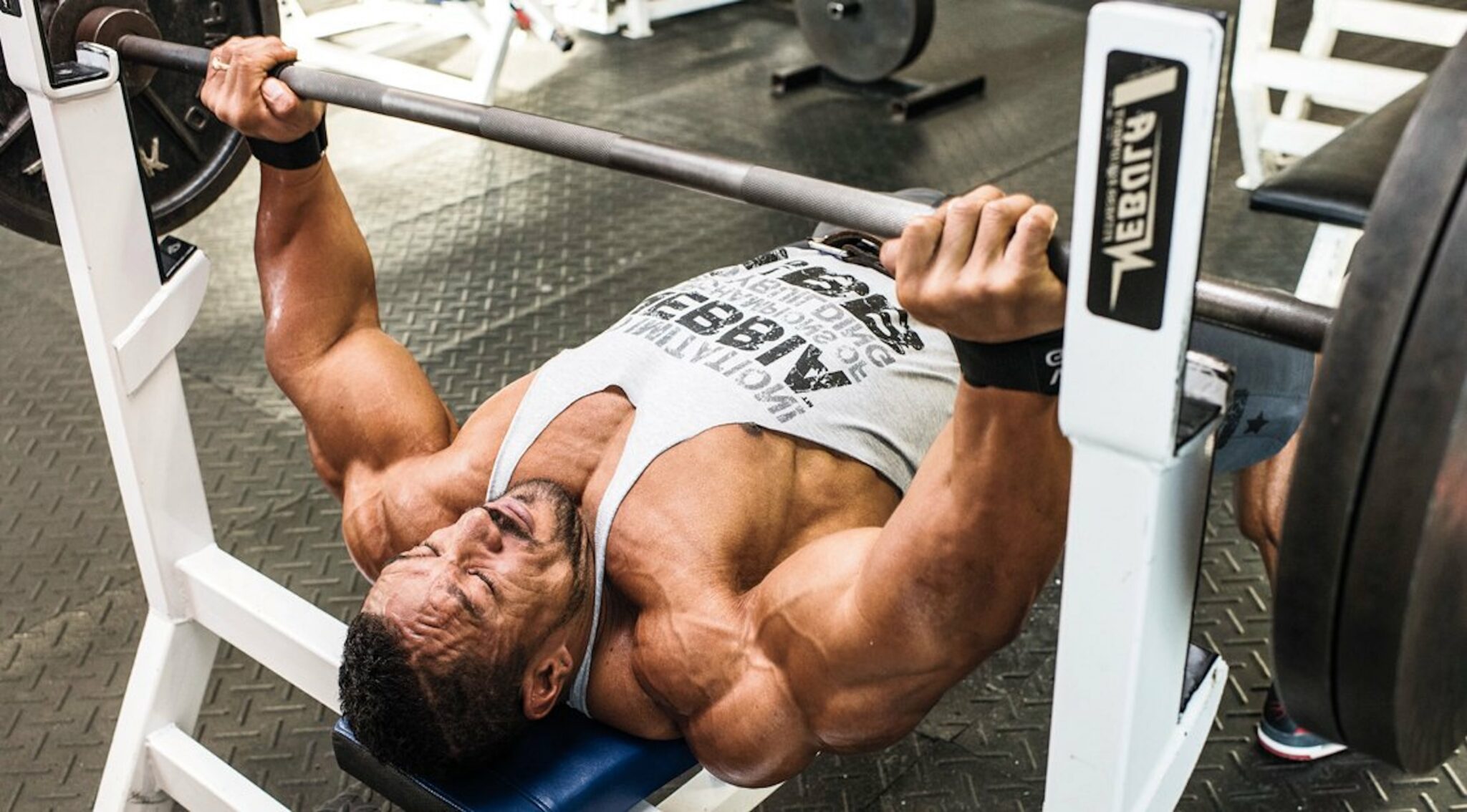 Dumbbell Bench Press Vs. Barbell Bench Press “Which One Wins